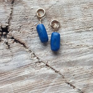 Mini pampille tube bleu (Plusieurs variantes)