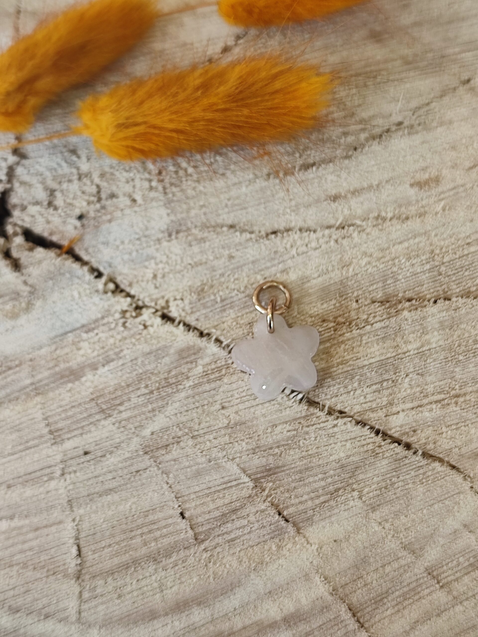 Mini pampille étoile nacrée