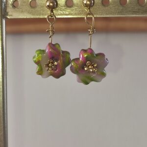 Boucle Eden suspendue rose & vert métallique